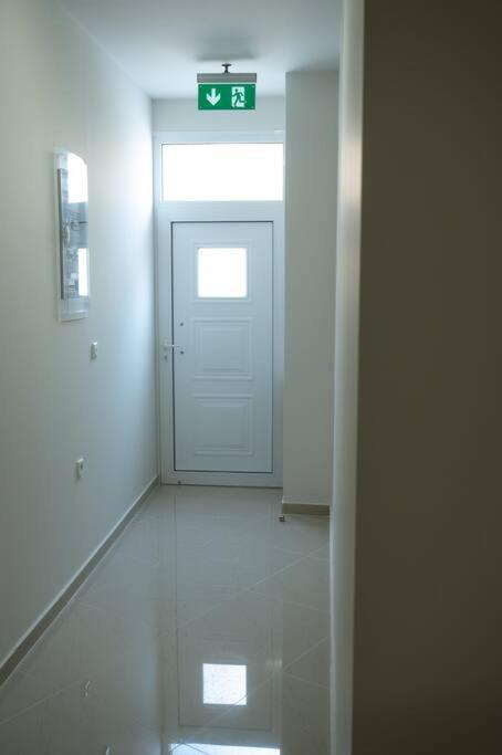 Anesis Airport Rooms 204 Koropíon Exterior foto